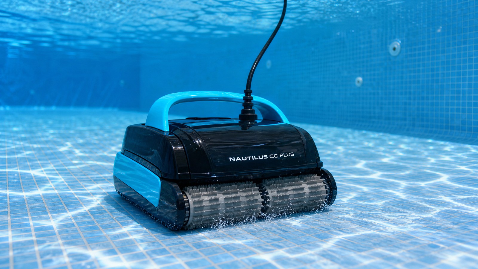 Dolphin Nautilus CC Plus opinioni — analisi della copertura del fondo in piscina