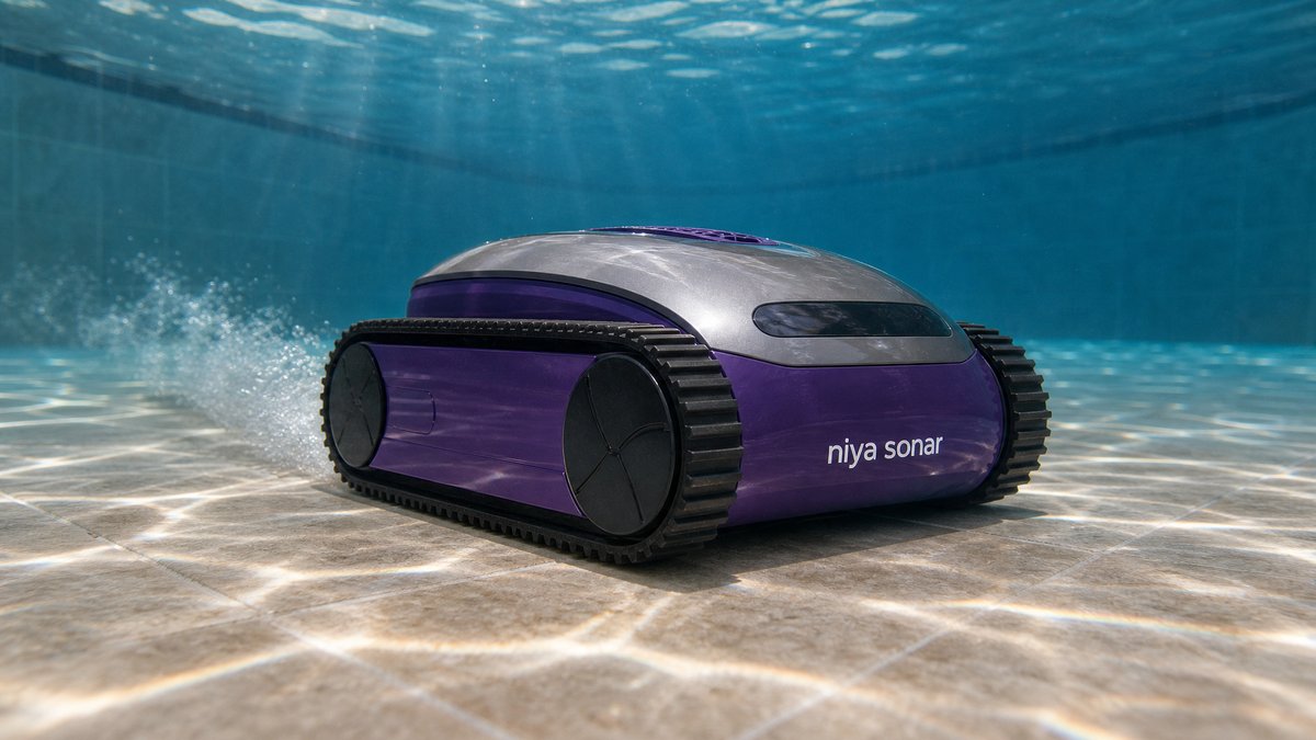 Dolphin Niya Sonar 50 opinioni — mentre pulisce il fondo di una piscina residenziale