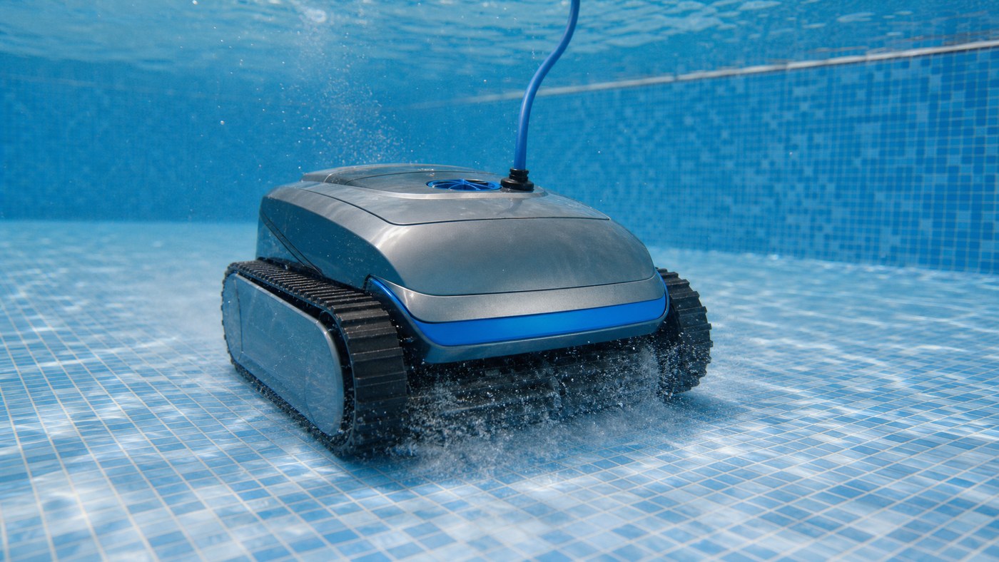 Zodiac Sweepy SWY 3500 opinioni — al lavoro in una piscina con cavo da 14 m