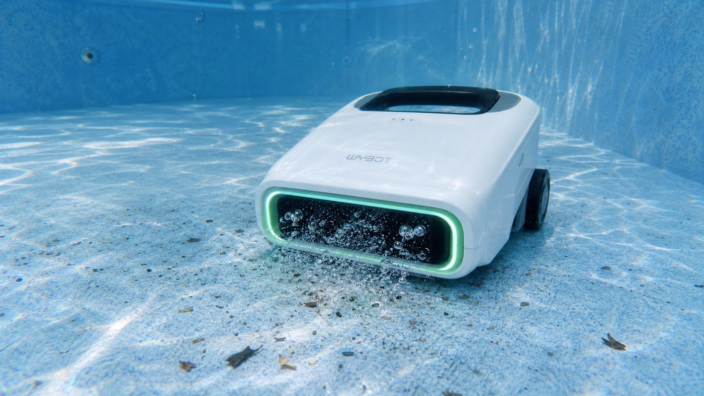WYBOT A1 opinioni — mentre pulisce il fondo di una piscina fuori terra