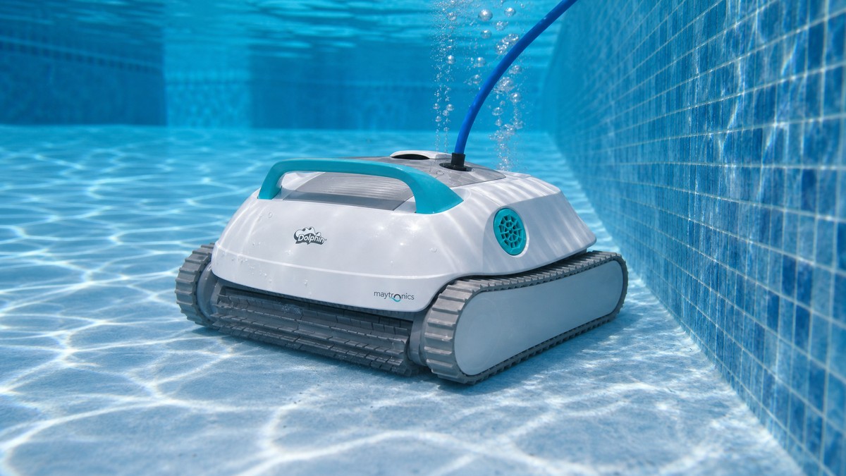 Dolphin SX 30 opinioni — pulizia del fondo della piscina