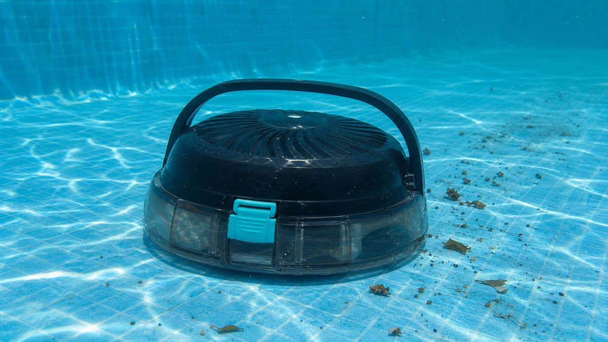 Talosbo S1PRO opinioni — pulizia del fondo di una piscina fuori terra